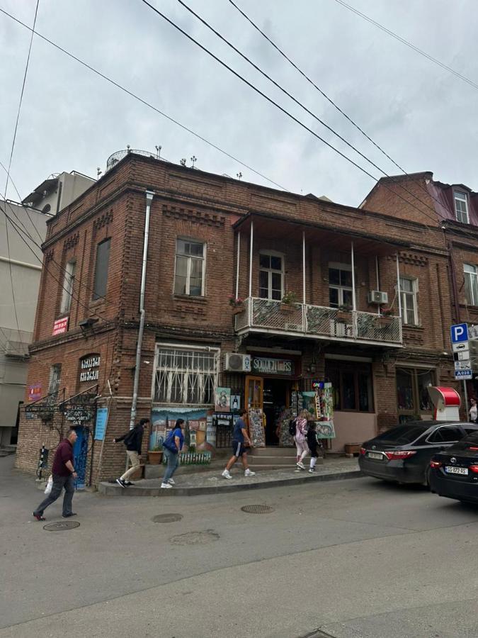 Sabir'S Apartment Old Town Tbilisi Bagian luar foto