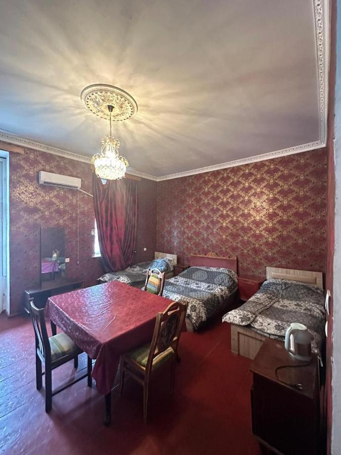 Sabir'S Apartment Old Town Tbilisi Bagian luar foto