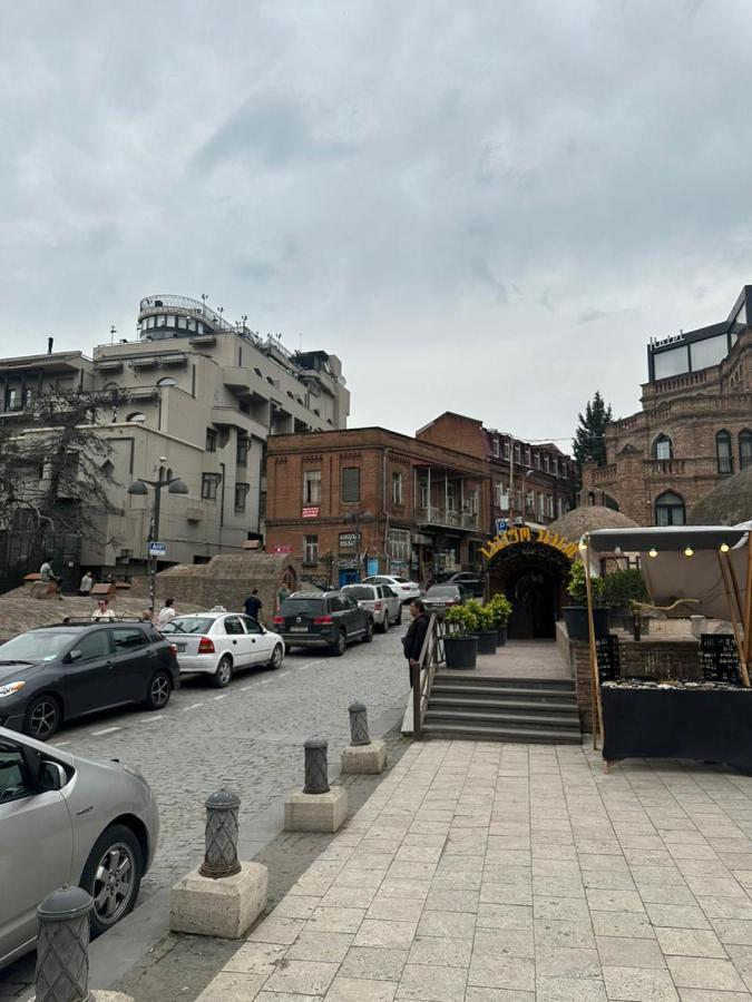 Sabir'S Apartment Old Town Tbilisi Bagian luar foto